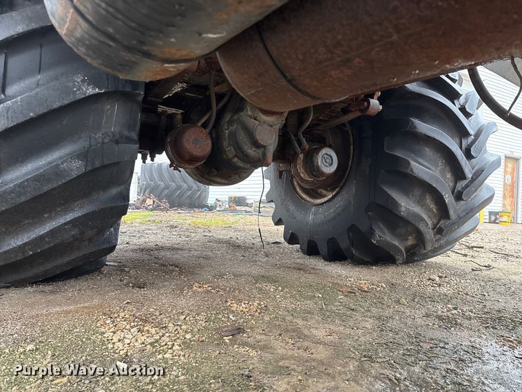 image for item FG0129 2004 International 7400 applicator truck