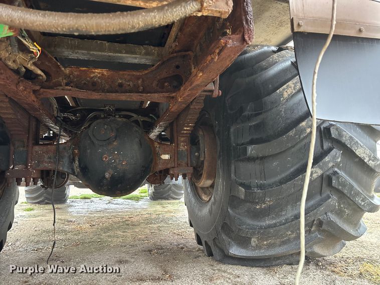 image for item FG0129 2004 International 7400 applicator truck