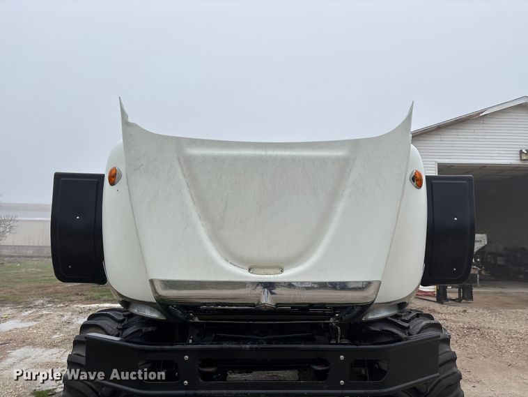 image for item FG0129 2004 International 7400 applicator truck