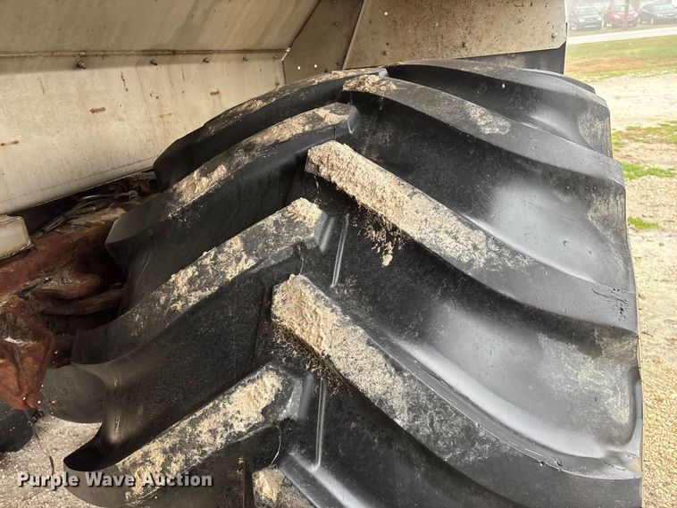 image for item FG0129 2004 International 7400 applicator truck