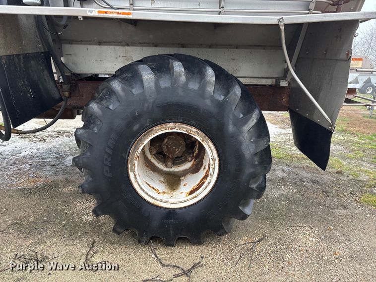 image for item FG0129 2004 International 7400 applicator truck