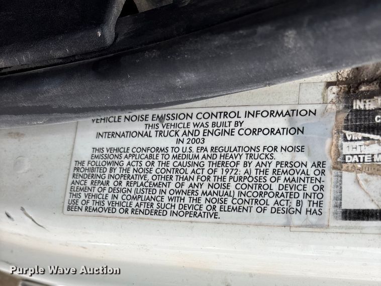 image for item FG0129 2004 International 7400 applicator truck