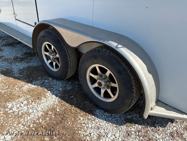 image for item GH9452 2015 Sundowner horse trailer