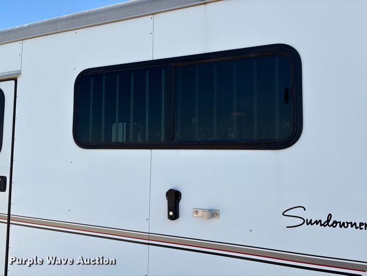 image for item GH9452 2015 Sundowner horse trailer