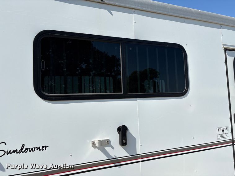 image for item GH9452 2015 Sundowner horse trailer