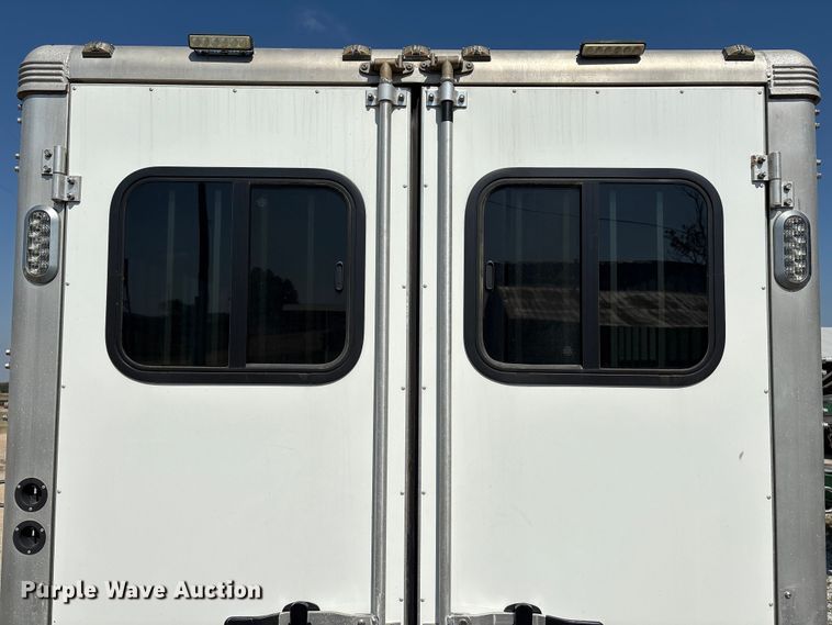 image for item GH9452 2015 Sundowner horse trailer