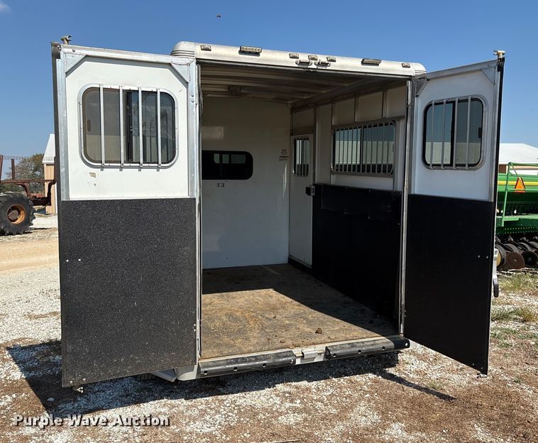 image for item GH9452 2015 Sundowner horse trailer