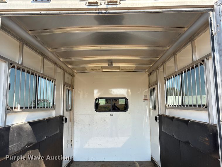 image for item GH9452 2015 Sundowner horse trailer