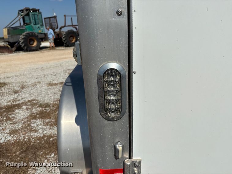 image for item GH9452 2015 Sundowner horse trailer