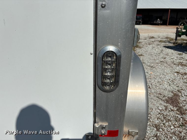 image for item GH9452 2015 Sundowner horse trailer