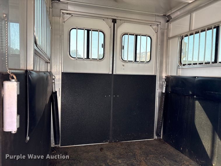 image for item GH9452 2015 Sundowner horse trailer