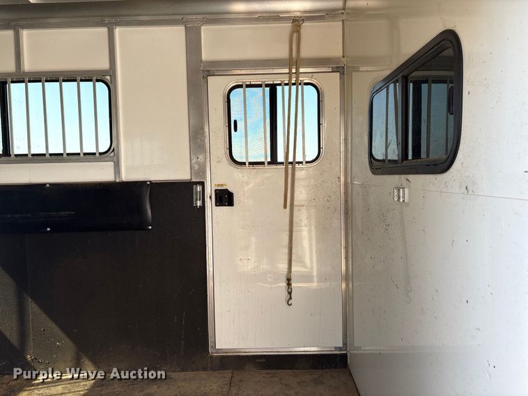 image for item GH9452 2015 Sundowner horse trailer