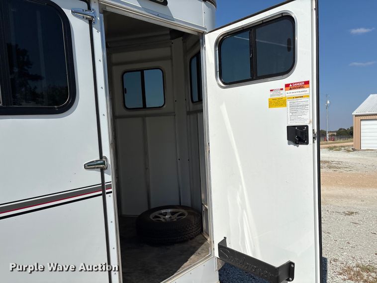 image for item GH9452 2015 Sundowner horse trailer