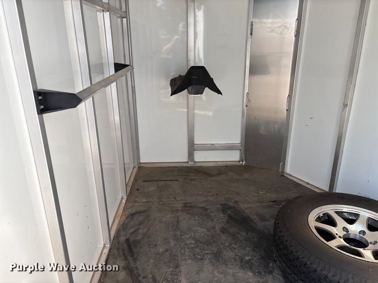 image for item GH9452 2015 Sundowner horse trailer