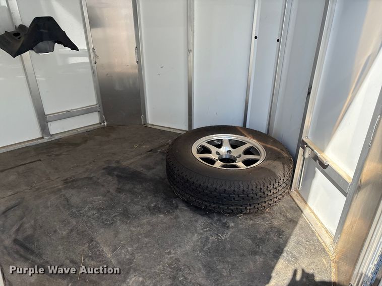 image for item GH9452 2015 Sundowner horse trailer