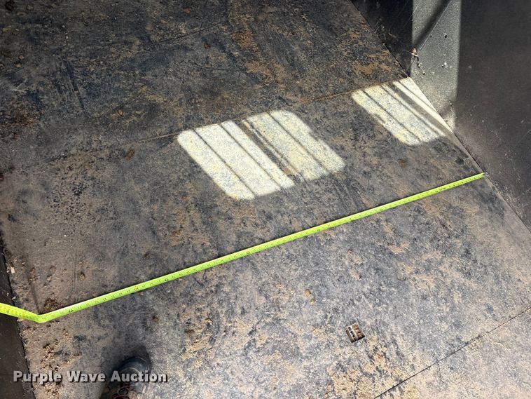 image for item GH9452 2015 Sundowner horse trailer