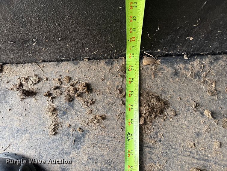 image for item GH9452 2015 Sundowner horse trailer