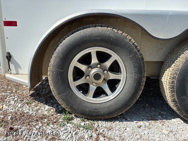 image for item GH9452 2015 Sundowner horse trailer