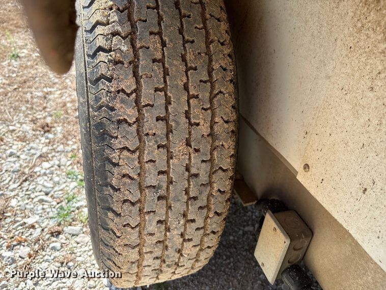 image for item GH9452 2015 Sundowner horse trailer