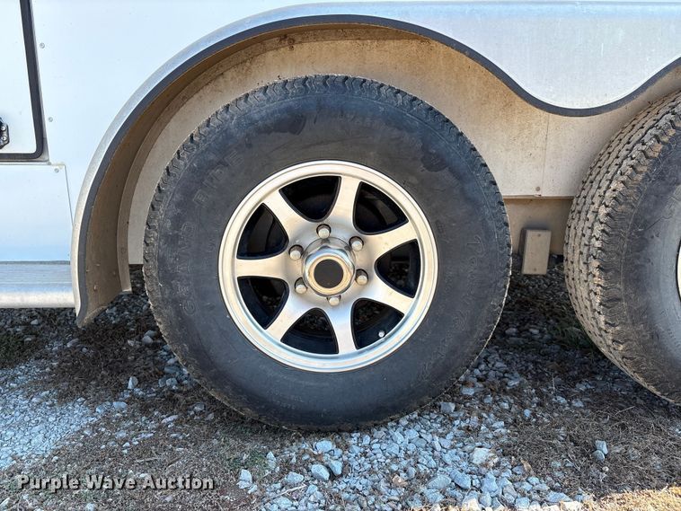 image for item GH9452 2015 Sundowner horse trailer