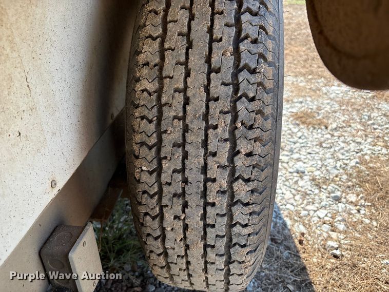 image for item GH9452 2015 Sundowner horse trailer