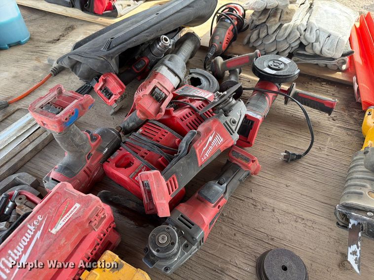 image for item NE9847 Tools