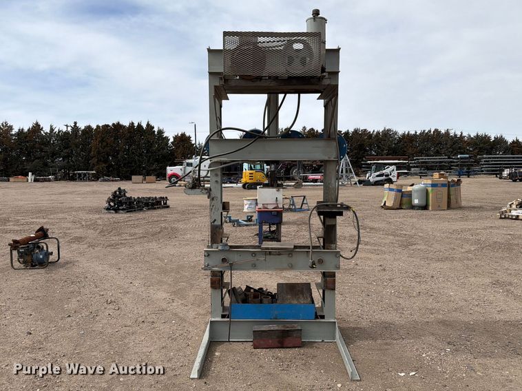 image for item NE9851 Hydraulic press