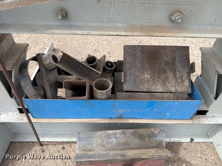 image for item NE9851 Hydraulic press