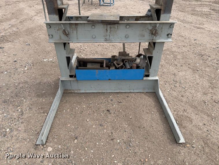 image for item NE9851 Hydraulic press