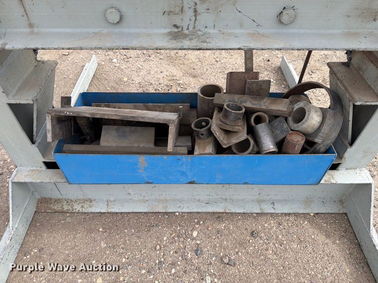 image for item NE9851 Hydraulic press