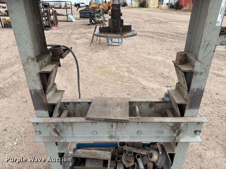image for item NE9851 Hydraulic press