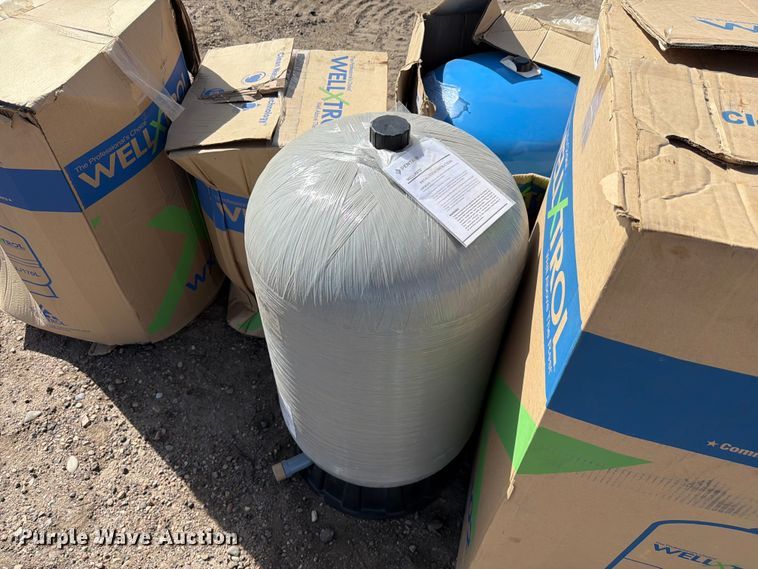 image for item NE9858 Pressure tanks