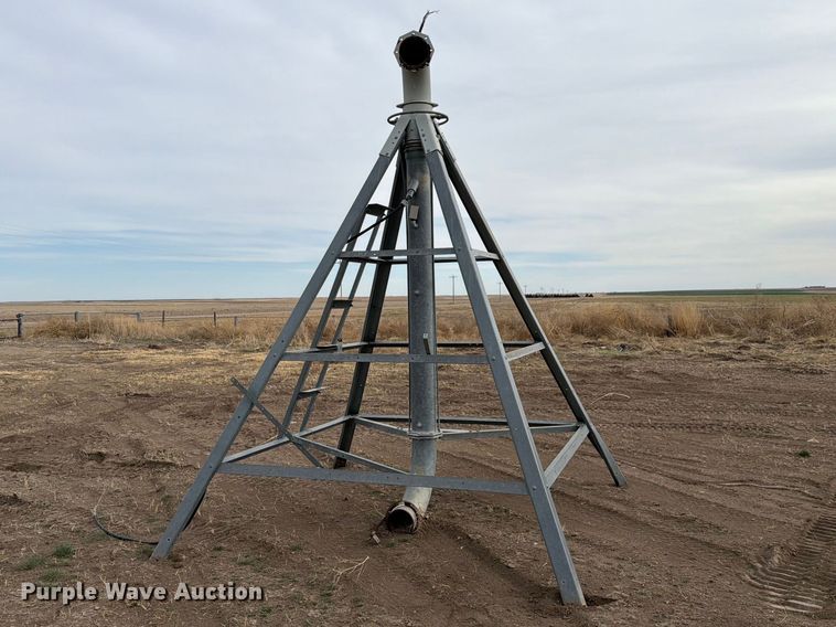 image for item NE9866 Valmont 6000 center pivot