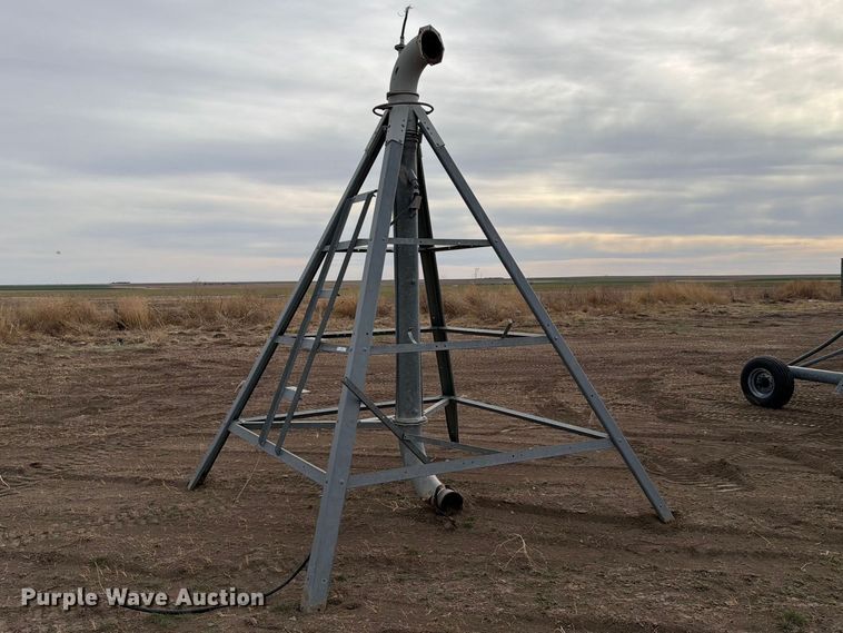 image for item NE9866 Valmont 6000 center pivot