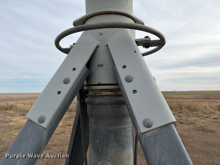 image for item NE9866 Valmont 6000 center pivot