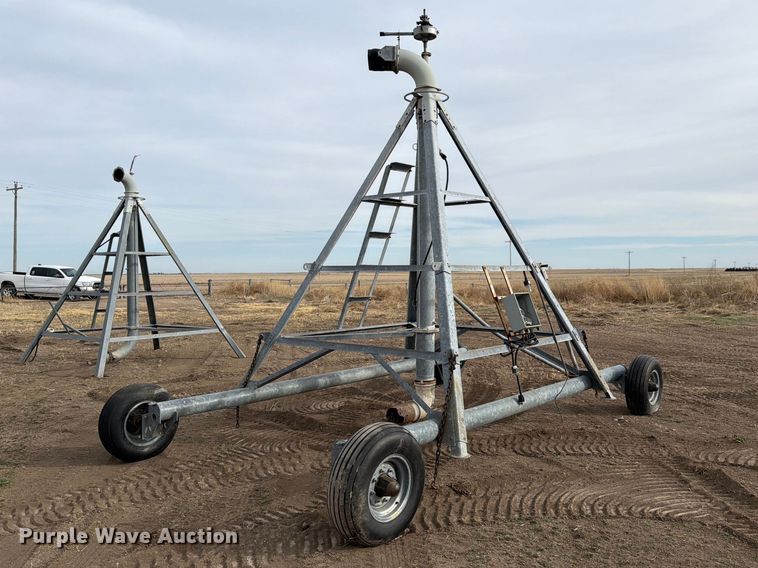 image for item NE9867 Valmont 8000 center pivot