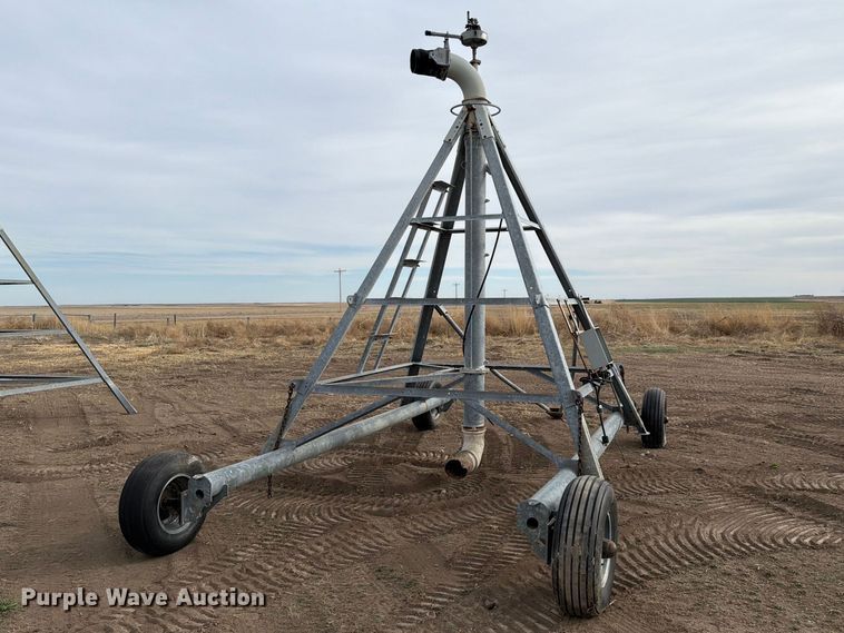 image for item NE9867 Valmont 8000 center pivot
