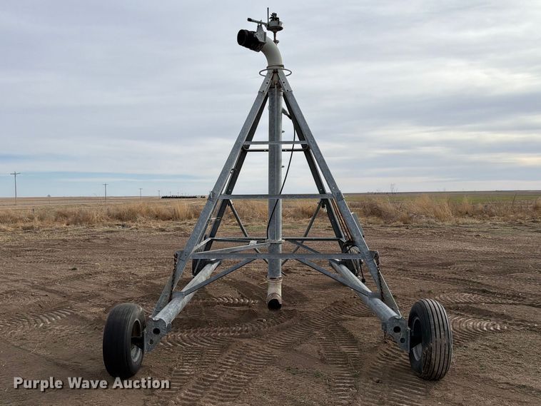 image for item NE9867 Valmont 8000 center pivot