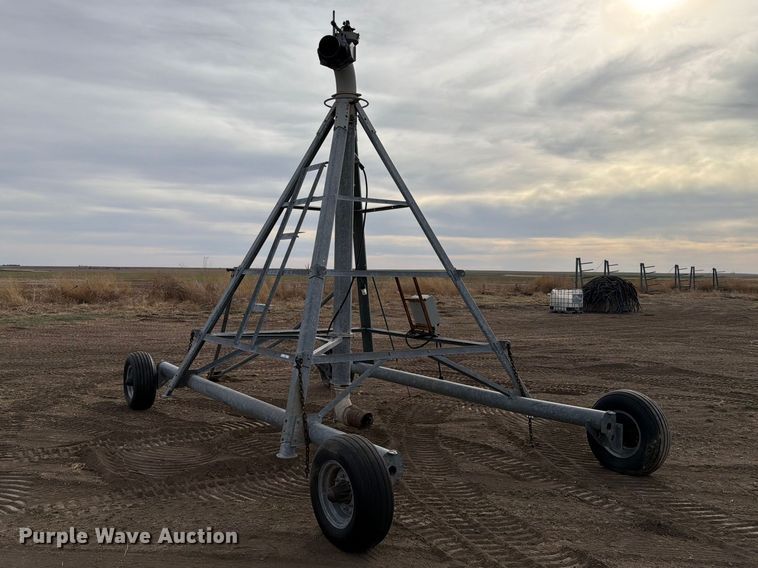 image for item NE9867 Valmont 8000 center pivot