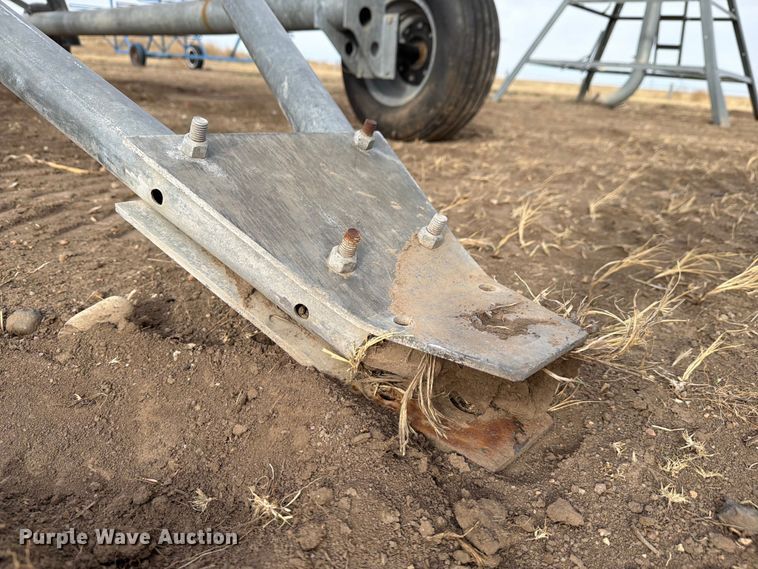 image for item NE9867 Valmont 8000 center pivot