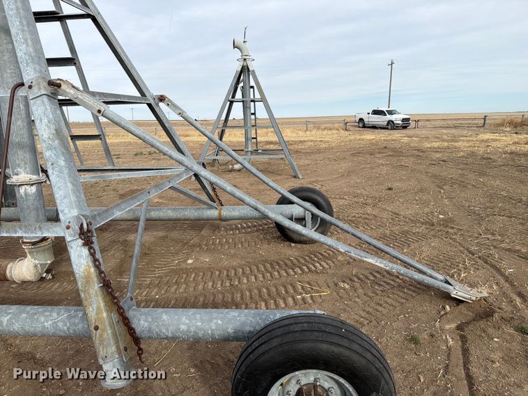 image for item NE9867 Valmont 8000 center pivot