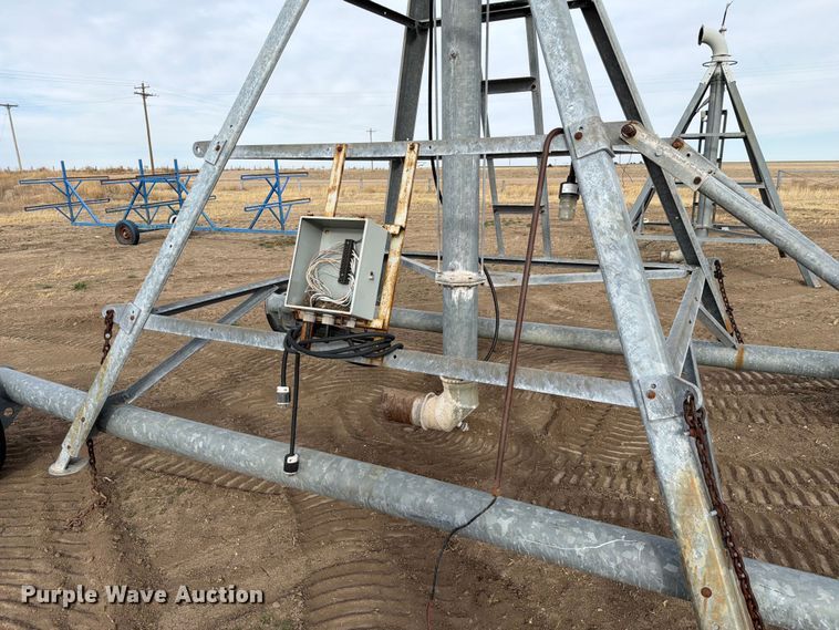 image for item NE9867 Valmont 8000 center pivot