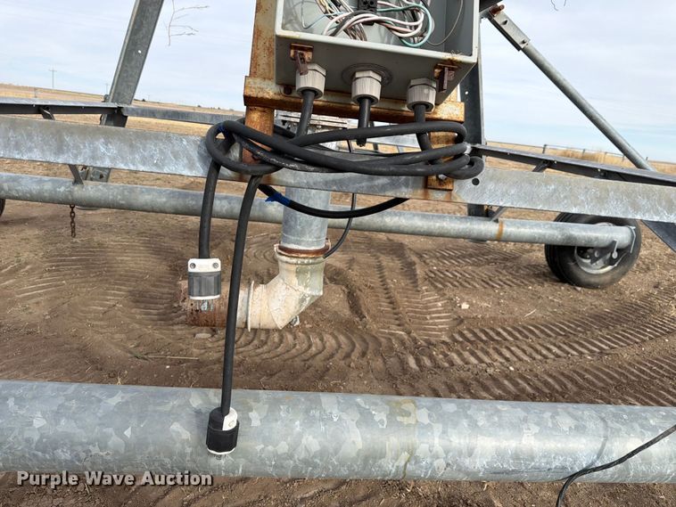 image for item NE9867 Valmont 8000 center pivot