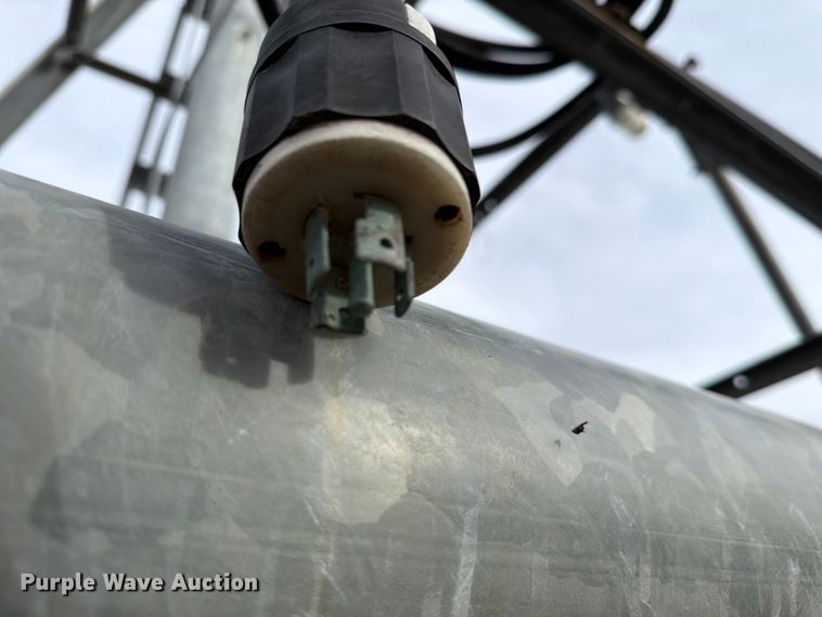 image for item NE9867 Valmont 8000 center pivot