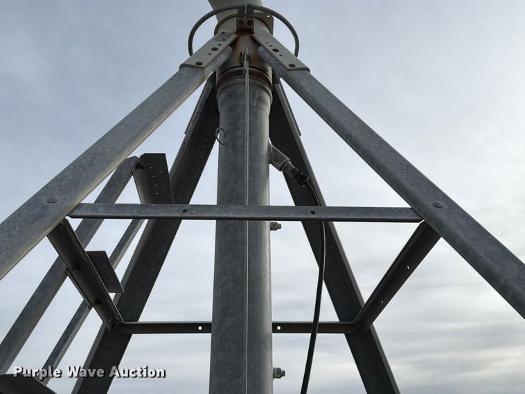 image for item NE9867 Valmont 8000 center pivot