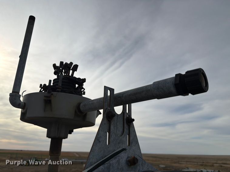 image for item NE9867 Valmont 8000 center pivot