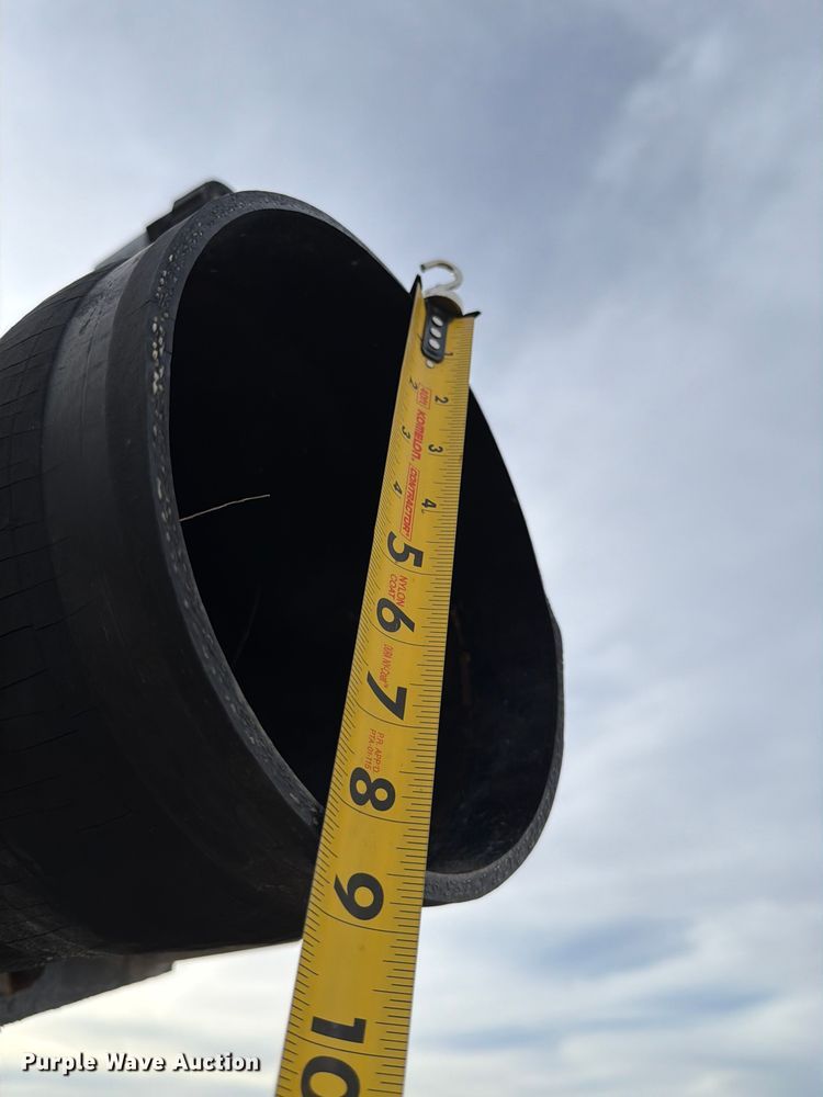 image for item NE9867 Valmont 8000 center pivot