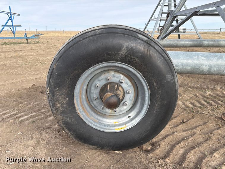 image for item NE9867 Valmont 8000 center pivot