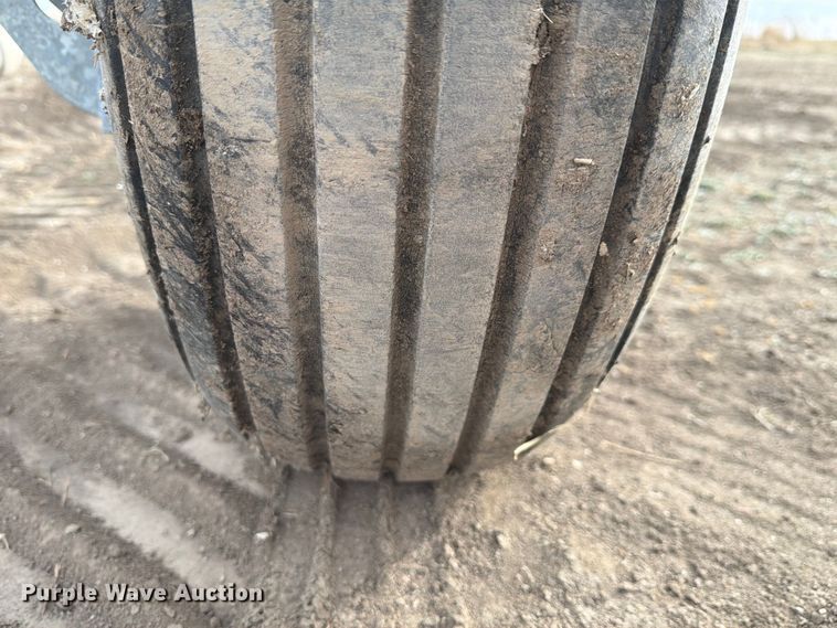 image for item NE9867 Valmont 8000 center pivot