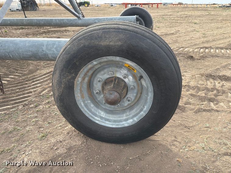 image for item NE9867 Valmont 8000 center pivot